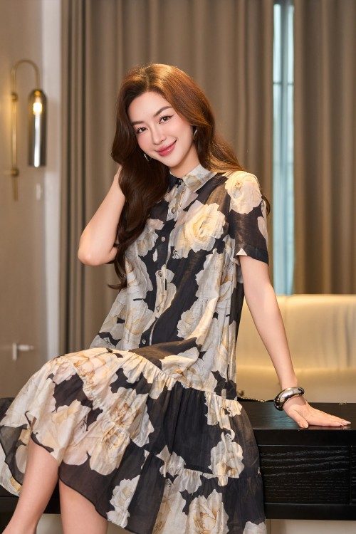 Sixdo Black Floral Organza Flared Dress